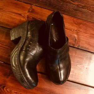 Born black clogs 7.5